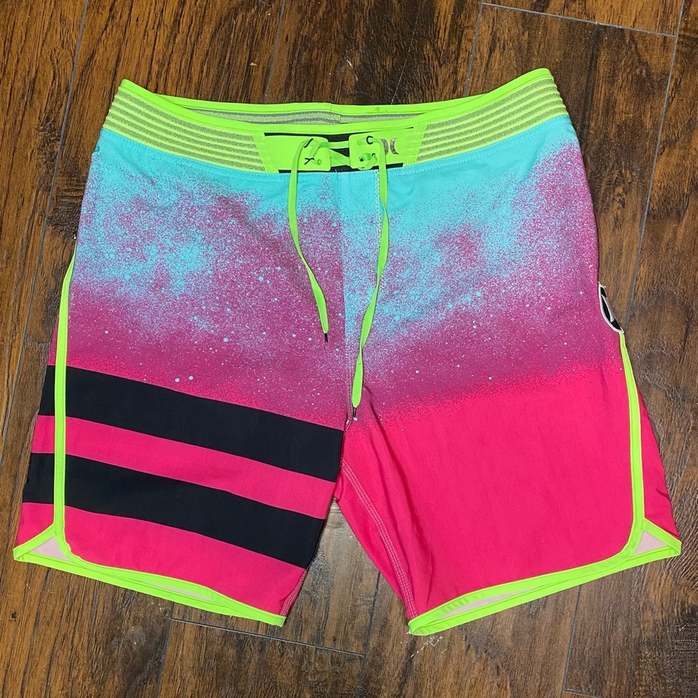 HURLEY PHANTOM BOARDSHORTS SIZE34 8INS 18 OUTS 17.5W EUC